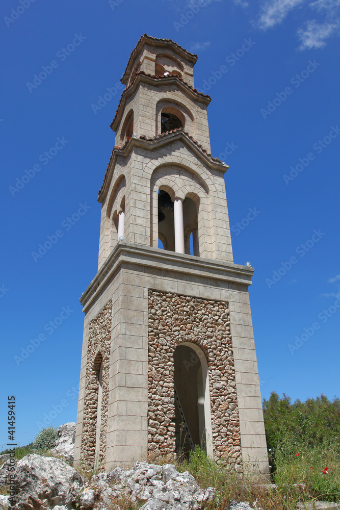Der Kirchturm von Agios Nektarios auf Rhodos