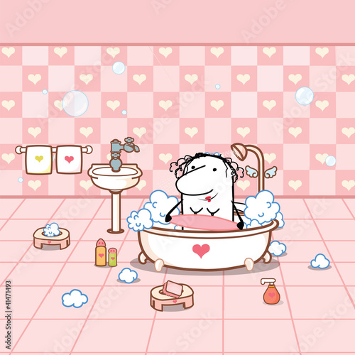 Frau im Badezimmer mit Dusche und Schaum