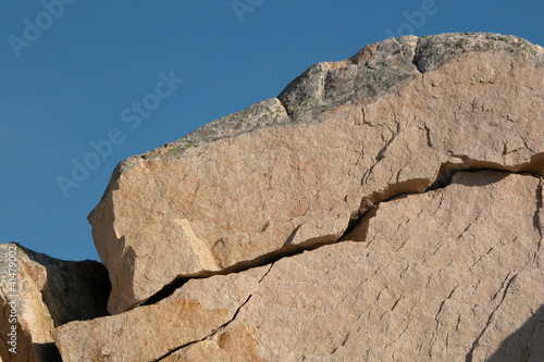 crepa nel granito