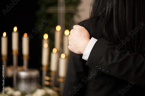 Trauerhilfe - Bestattung und Beerdigung