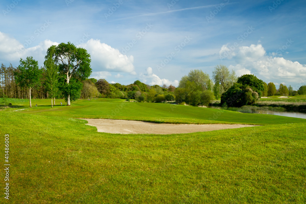 Fototapeta premium Irish idyllic golf course with sandbanks