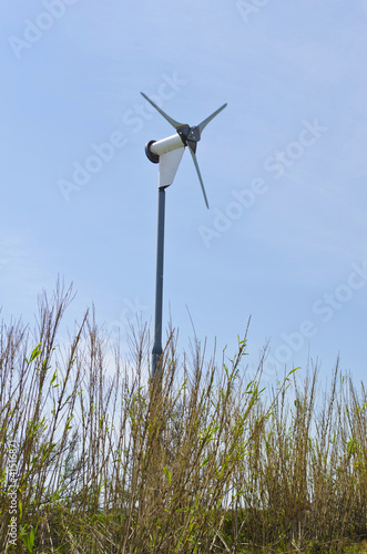 Wind turbine © lenisecalleja