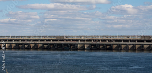 The dam, Balakovo photo