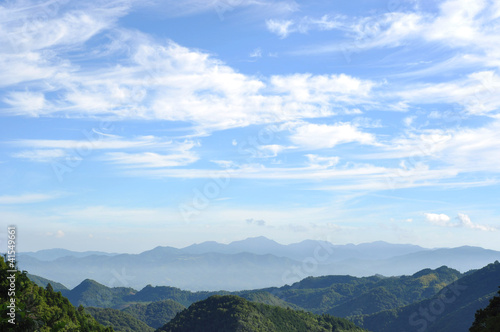 空と雲と山脈 © yinyang