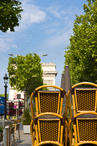 Champs Elysses in the morning