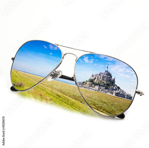 Fototapeta occhiali Mont Saint Michel