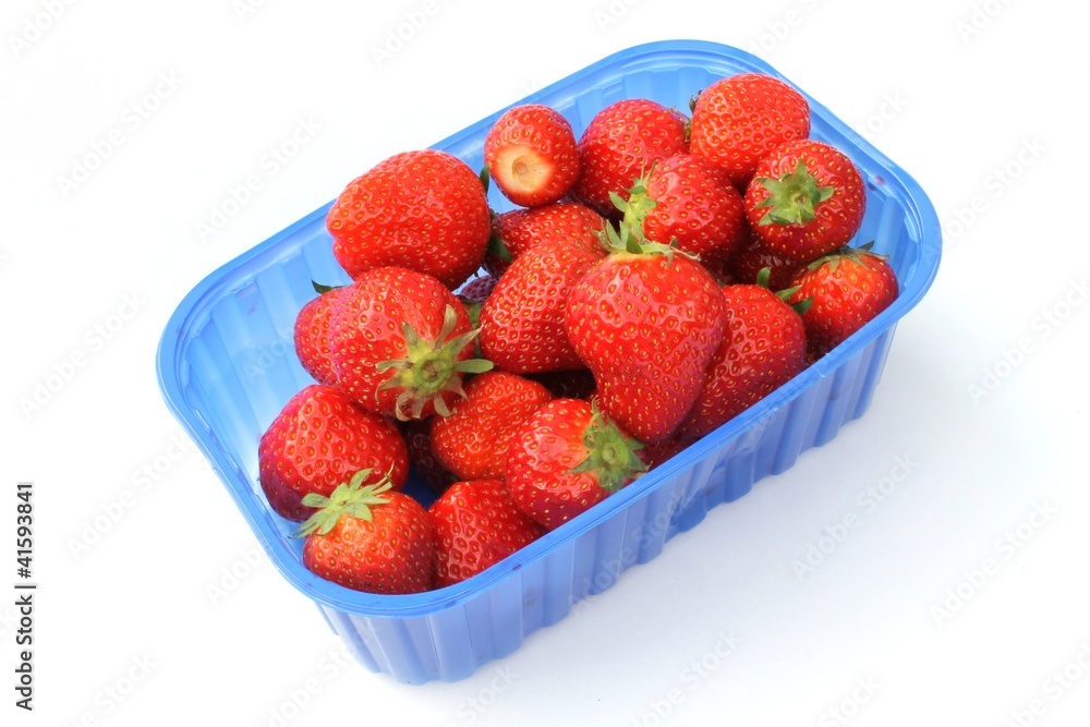 Erdbeeren im Verkaufsbehälter Erdbeeren im Verkaufsbehälter
