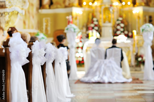 Fotografía Beautiful flower wedding decoration in a church