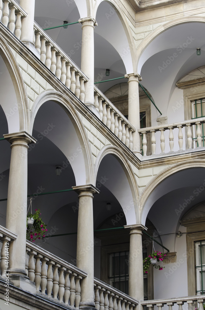 Italian courtyard (Palace Kornyakta)