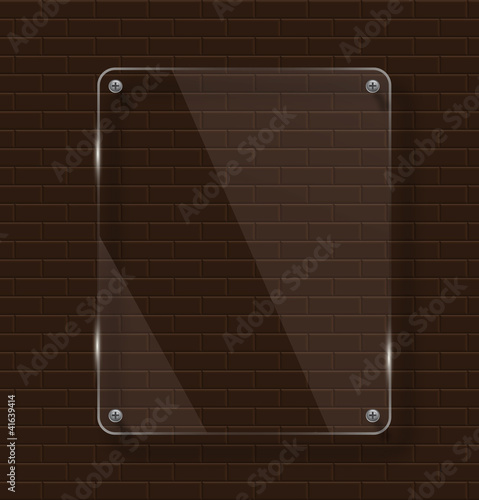 Kahverengi duvarda cam levha