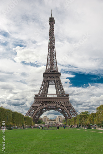 Eiffel tower scenes e © FrankBoston