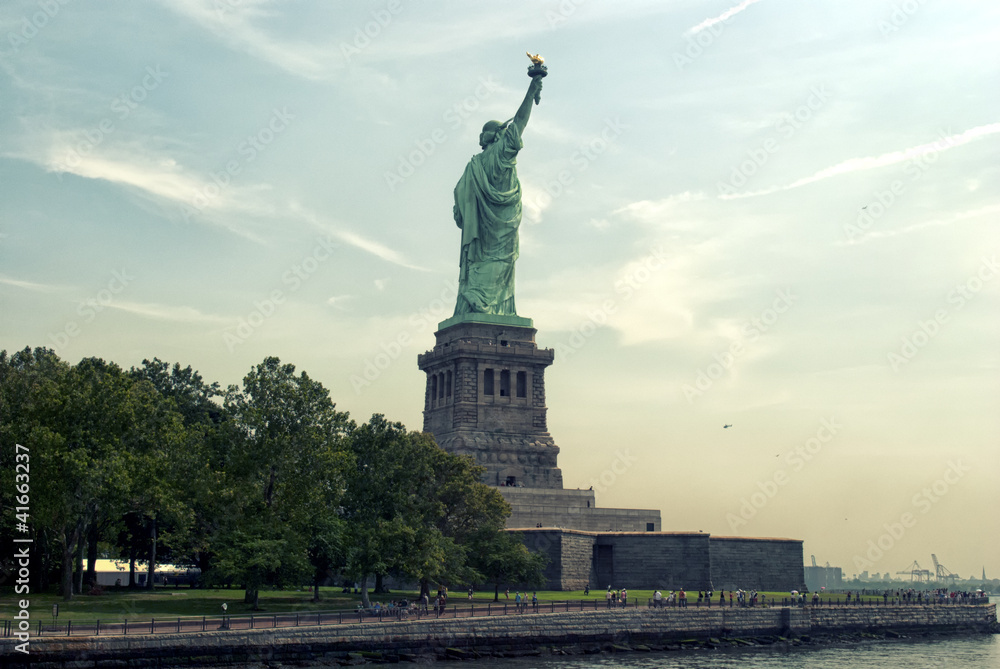 america-united state of america-liberty island-