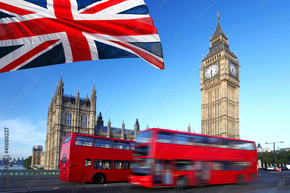 Fototapeta premium Big Ben z autobusem miejskim i flagą Anglii, Londynu