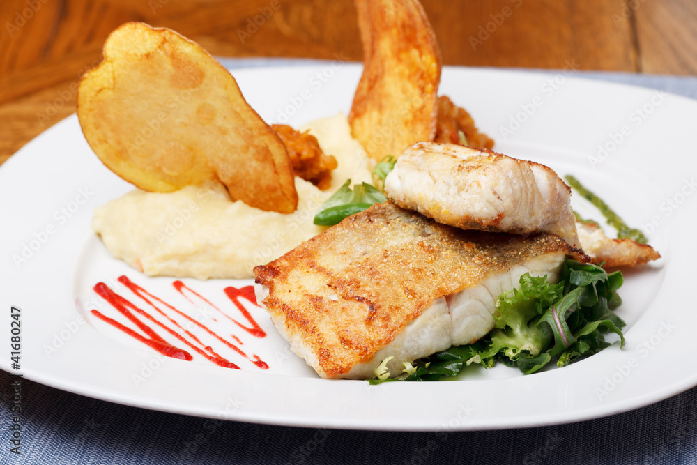 roasted pikeperch fillet with mashed potatoes