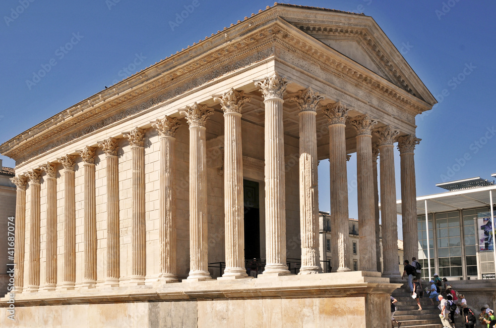 Nimes, La Maison Carree