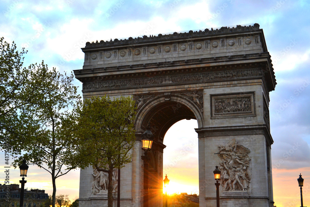 Fototapeta premium ARC DE TRIOMPHE AT SUNSET