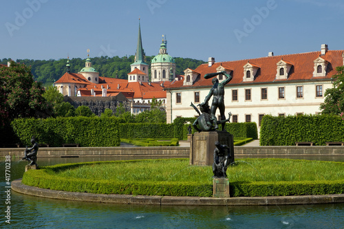 prague, valdstejnska garden photo