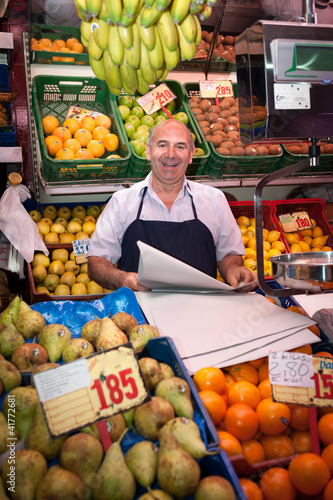 Photos Friendly greengrocer