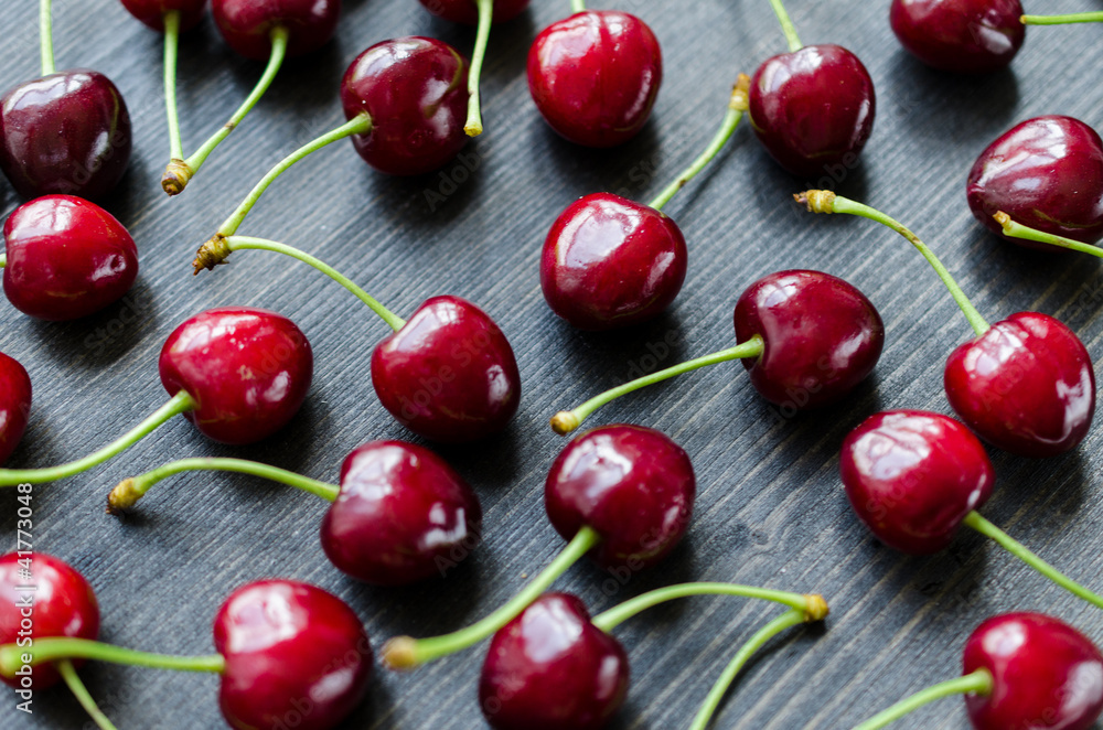 red cherry red cherry