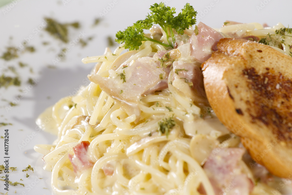 pasta carbonara, white sauce pasta carbonara with bread pasta carbonara, white sauce pasta carbonara with bread