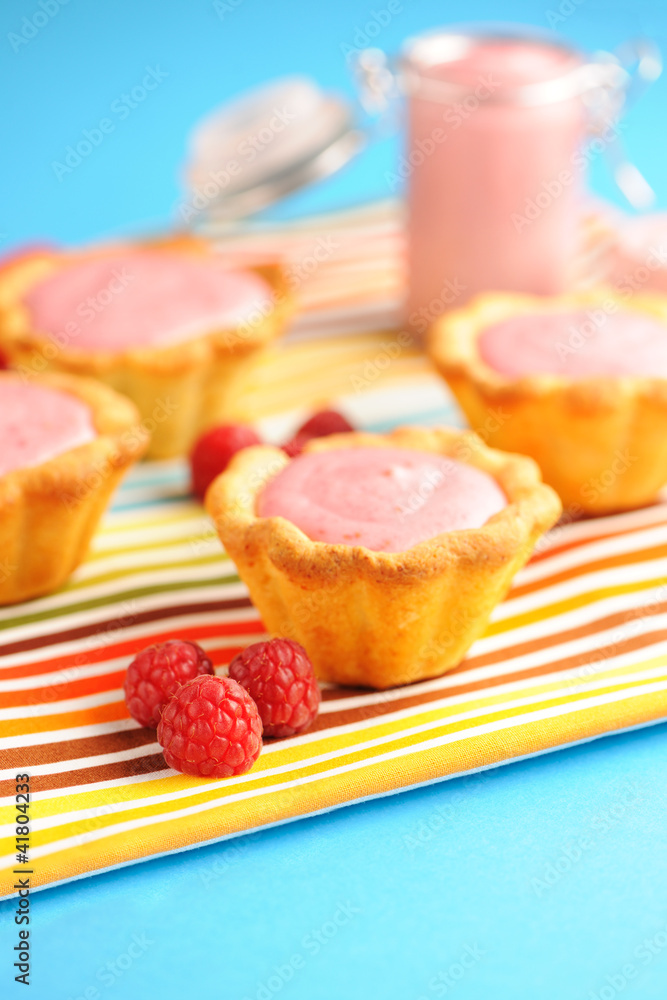 Cake with raspberry yogurt dessert Cake with raspberry yogurt dessert