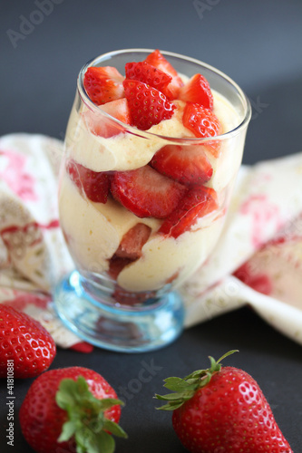 Tiramisu fraise-3090 photo