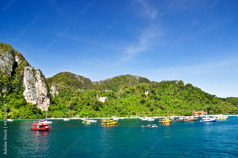 Obraz premium Beautiful tropical Island