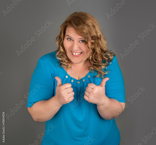 Fotografia cheerful fat woman