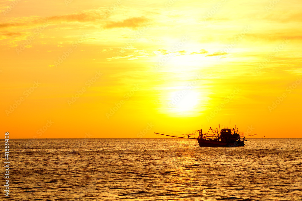 Fototapeta premium Fishing Boat at sunset