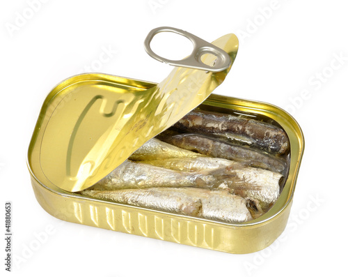 Sardinillas en lata. photo