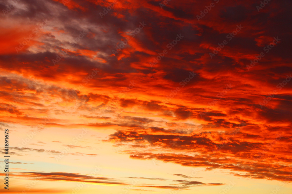 Dramatischer Himmel - Morgenröte