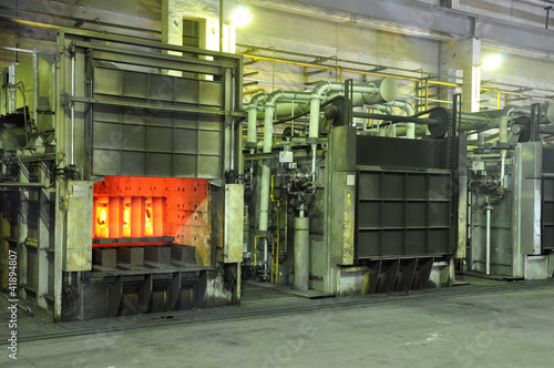 Konstfotografi glühende Stahlträger Hochofen / steel mill factory