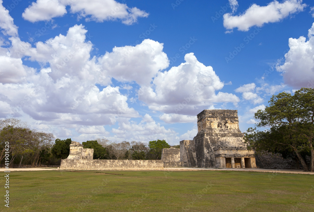 mayan ruins Chichen Itza Mexico