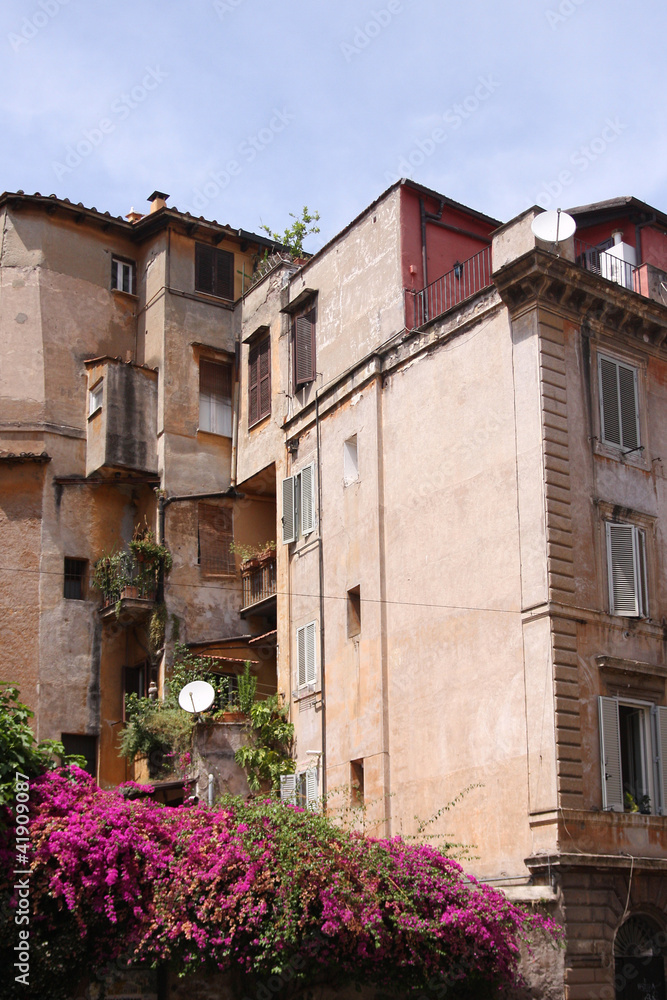 typical roman architecture in Trastevere, Roma