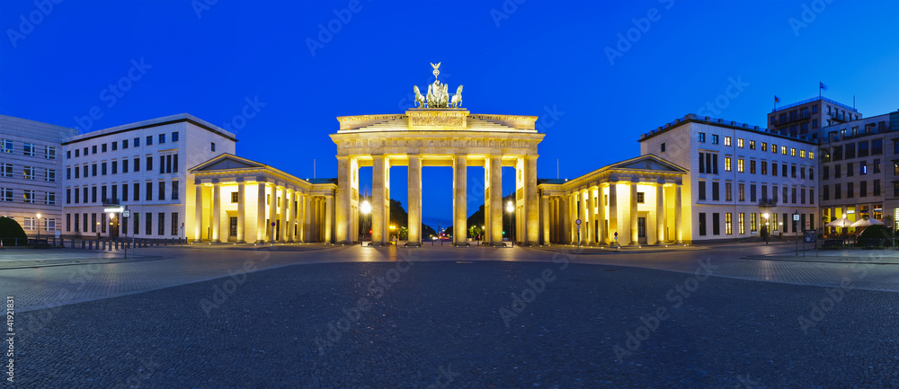 Naklejka premium panorama brandenburg gate berlin