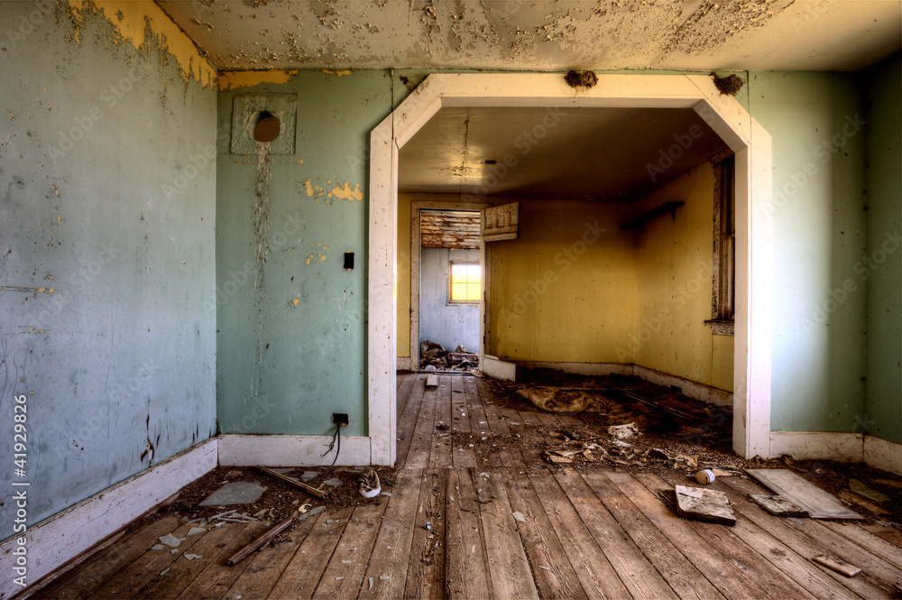 Fototapeta premium Interior abandoned house prairie