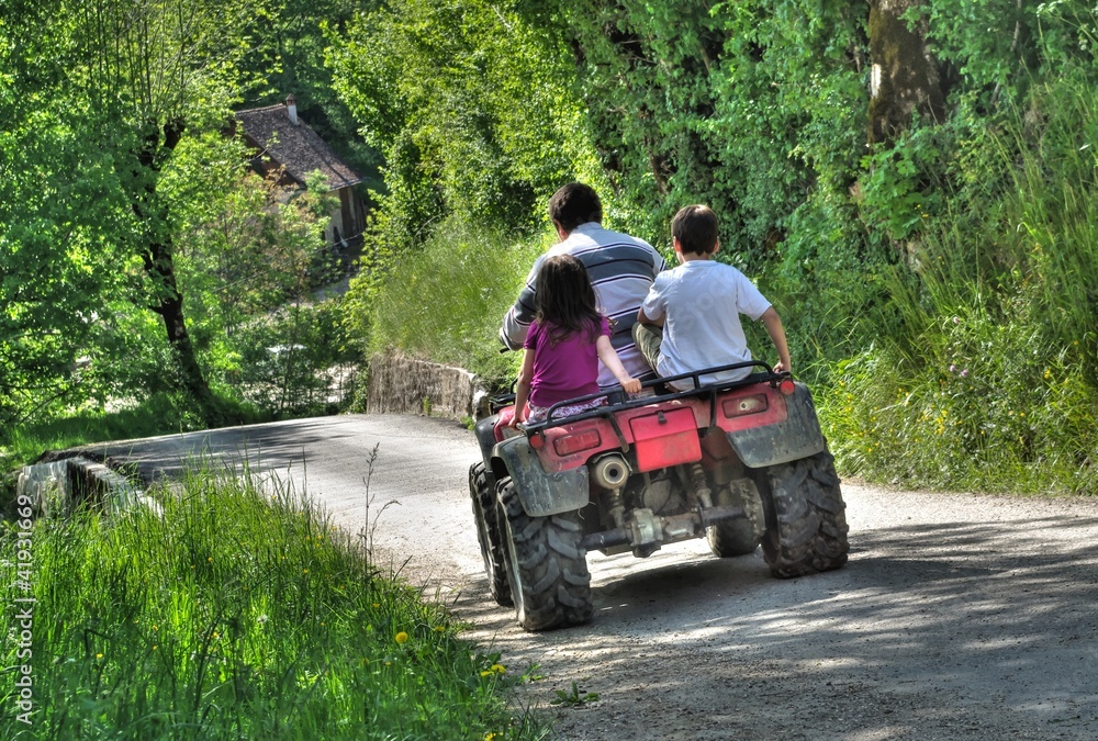 quad à la campagne