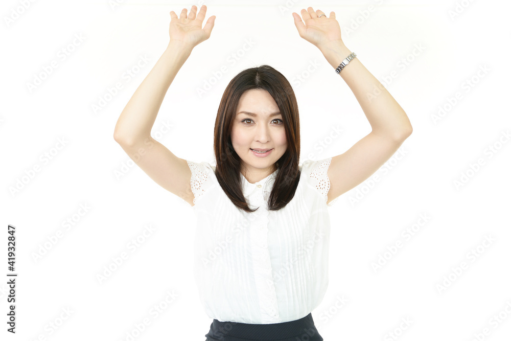 両手をあげるオフィスレディー 両手をあげるオフィスレディー