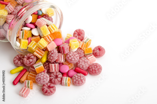 Ausgeschüttete Süßigkeiten