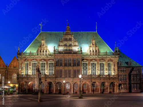 Obraz na płótnie Rathaus von Bremen bei Nacht w salonie