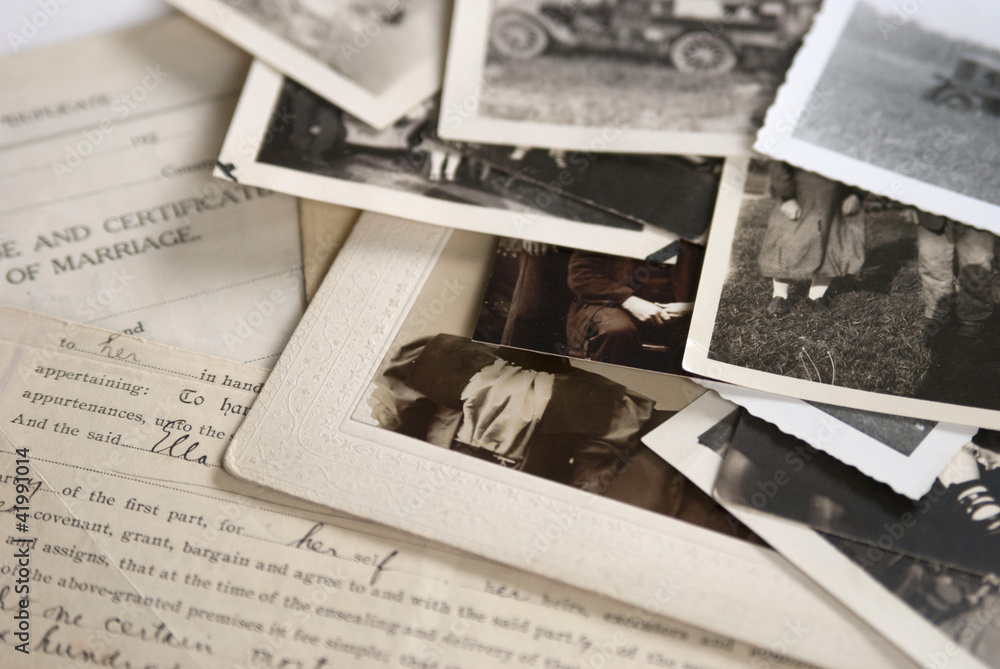 Old Photographs and Documents - obrazy, fototapety, plakaty 