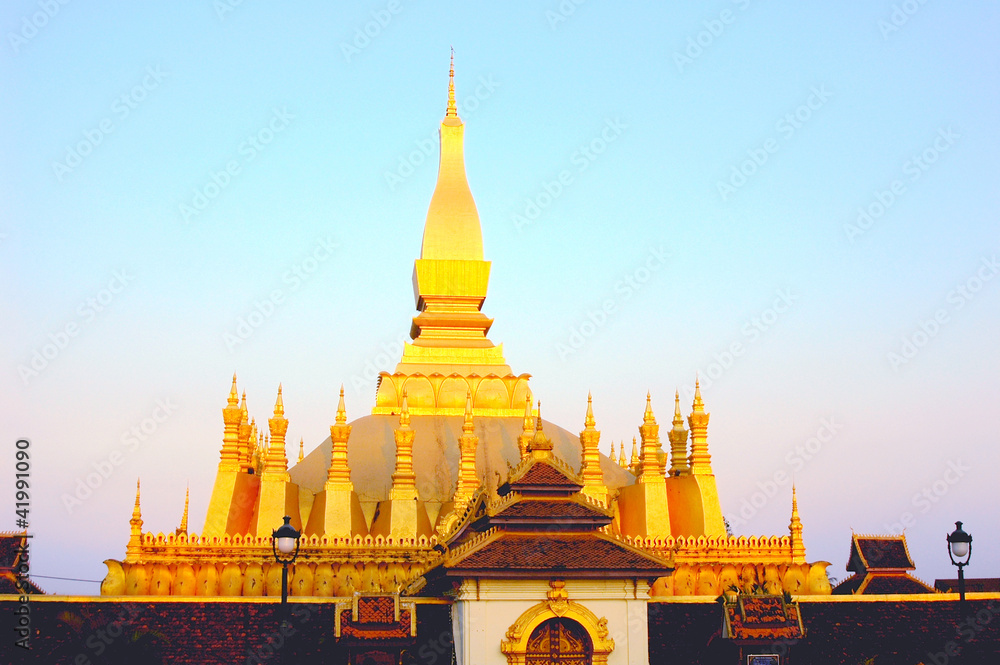 Naklejka premium Golden wat in Vientiane,Laos