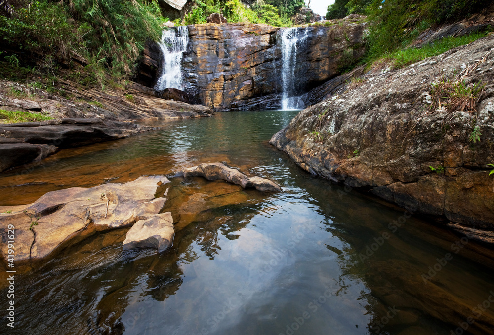 Fototapeta premium Waterfall on Sri Lanka