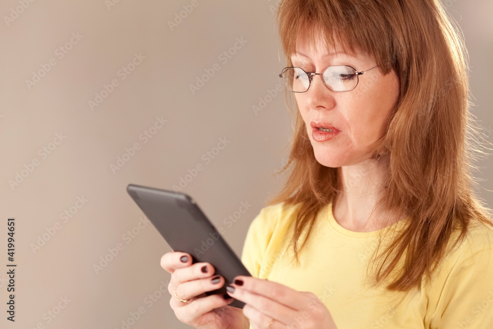 woman reading book woman reading book