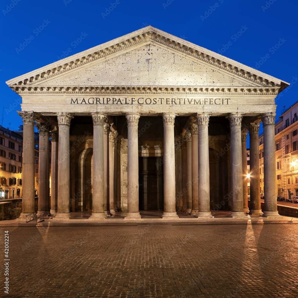 Fototapeta premium Pantheon at night in Rome - Italy