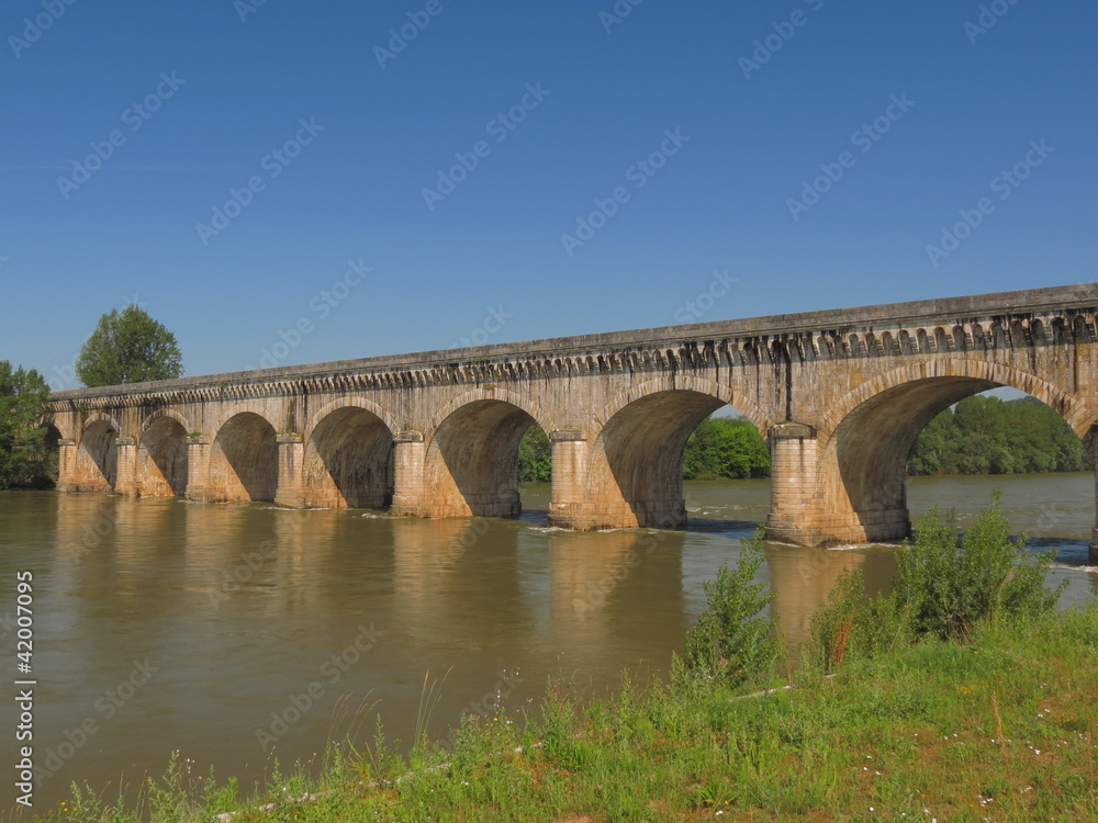 Canal des Deux Mers ; Ville d’Agen ; Lot et Garonne ; Aquitaine