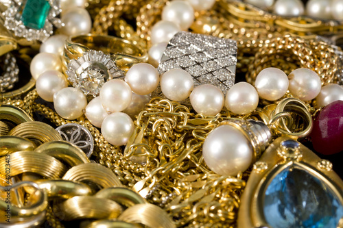 Jewelry, gold, necklaces, rings, bracelets, watch, wealth