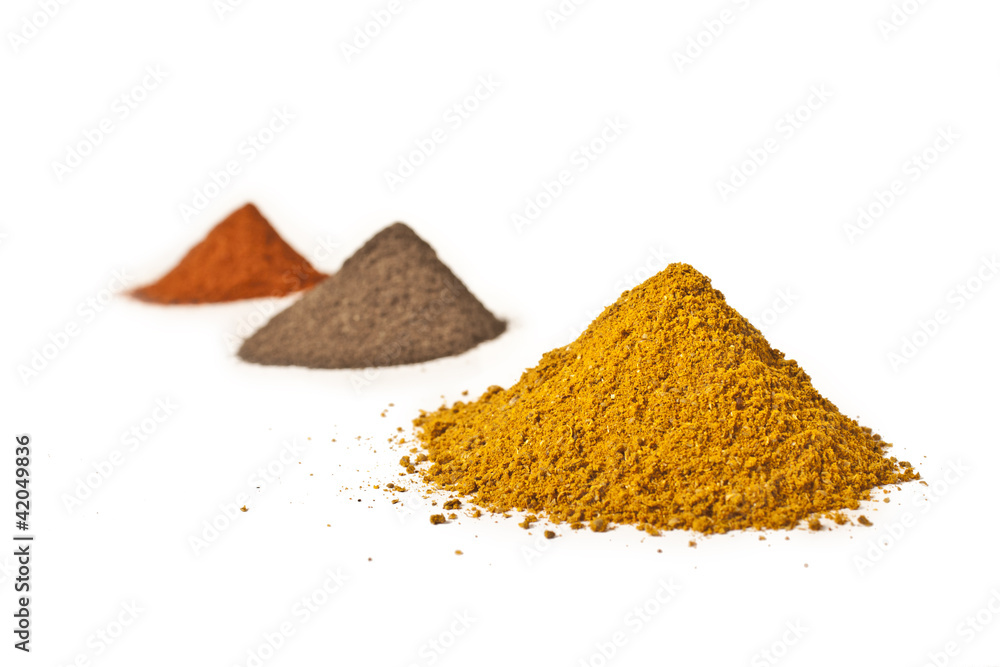 Przyprawy- curry, pieprz, papryka