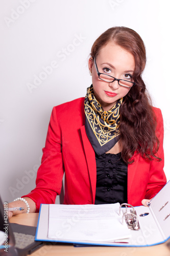 Frau im Büro photo