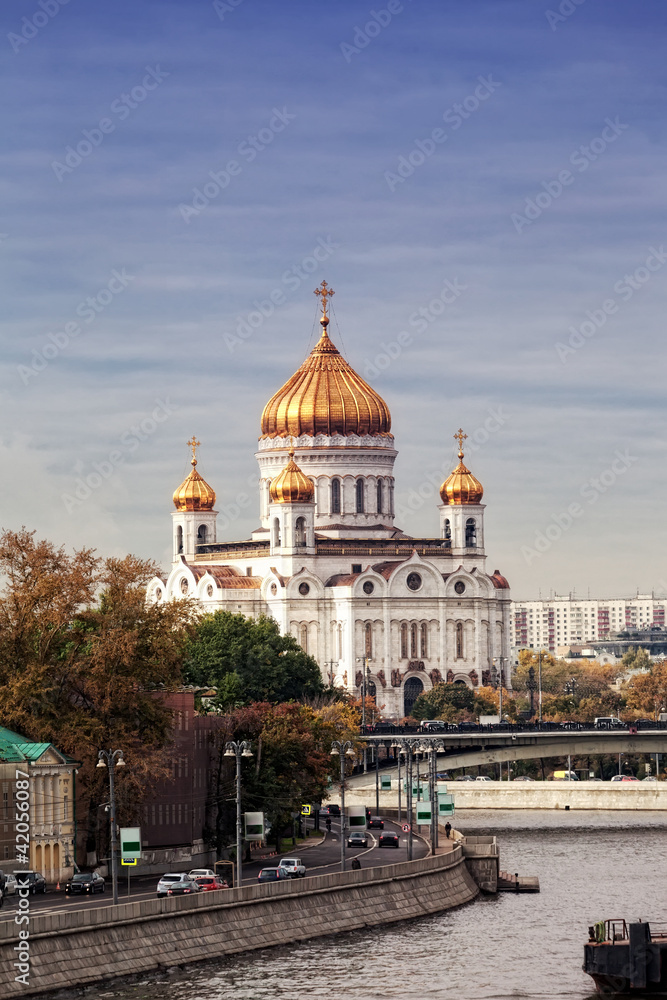 View of Cathedral of Christ  Savior  in Moscow in the autumn